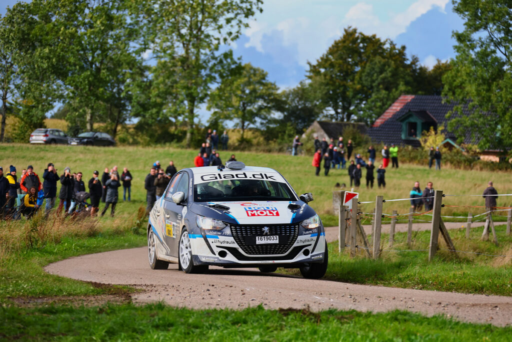 Jacob Madsen og Line Nedergaard slog alle rivaler i Rally4 foto Sascha Dorrenwalder
