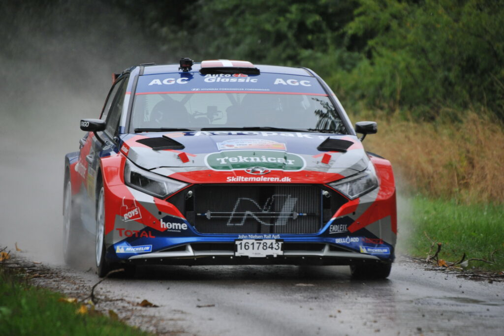 Ib Kragh klar til at prøve rallybilen for første gang 1 Uanset vejret skal Ib Kragh teste sin Hyundai i20N Rally2 paa loerdag