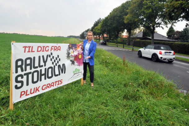 Hen over sommeren er der piplet blomster frem i flere vejkanter som en gave fra Rally Stoholm