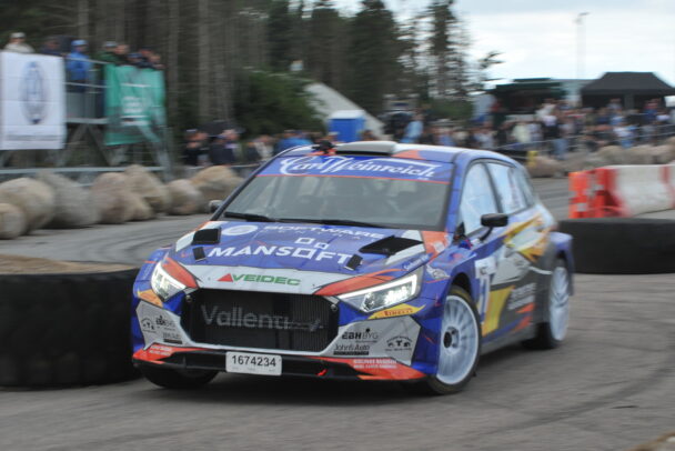 Simon Vallentin og Peter Egholm jagter i Rally Stoholm deres foerste generalsejr 1