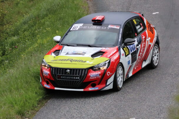 Jacob Madsen og Line Nedergaard faar denne gang ingen asfalt under rallybilen foto Lulu Rallye