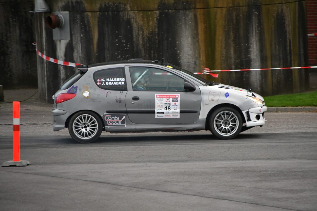 fcee69ecd2beb3aadb99d709f2006da9