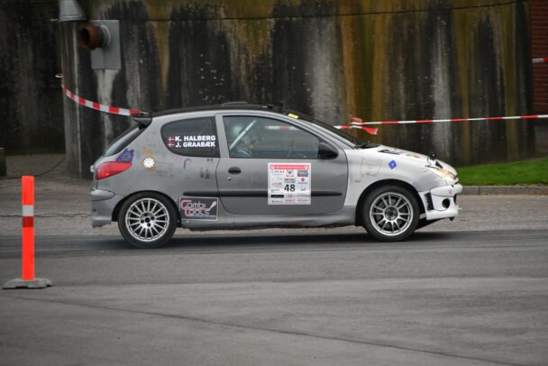 fcee69ecd2beb3aadb99d709f2006da9