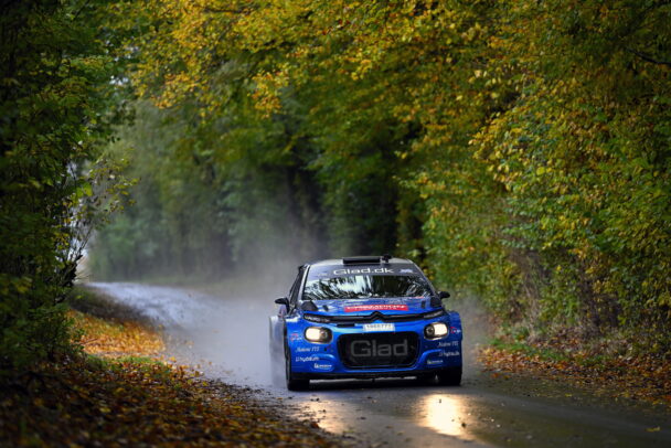 Kenneth Madsen sluttede sæsonen med manér 3 Naar det var vaadt og der laa blade paa vejene blev det hele rimeligt udfordrende foto Flemming Jensen