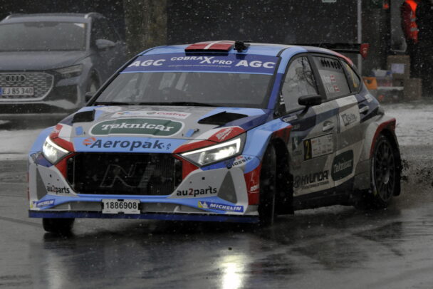 Det bliver paa de nordtyske veje at Ib Kragh og Jeannette Kvick skal i kamp paa loerdag