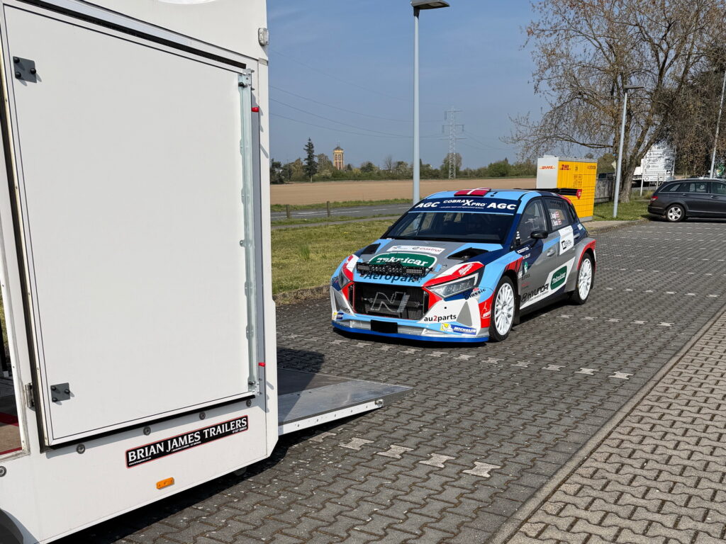 Den trofaste Hyundai i20N Rally2 blev laesset af traileren til dens nye ejer